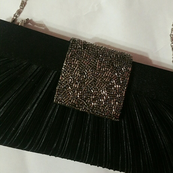 Black and Silver Formal Crossbody Clutch - Picture 5 of 8